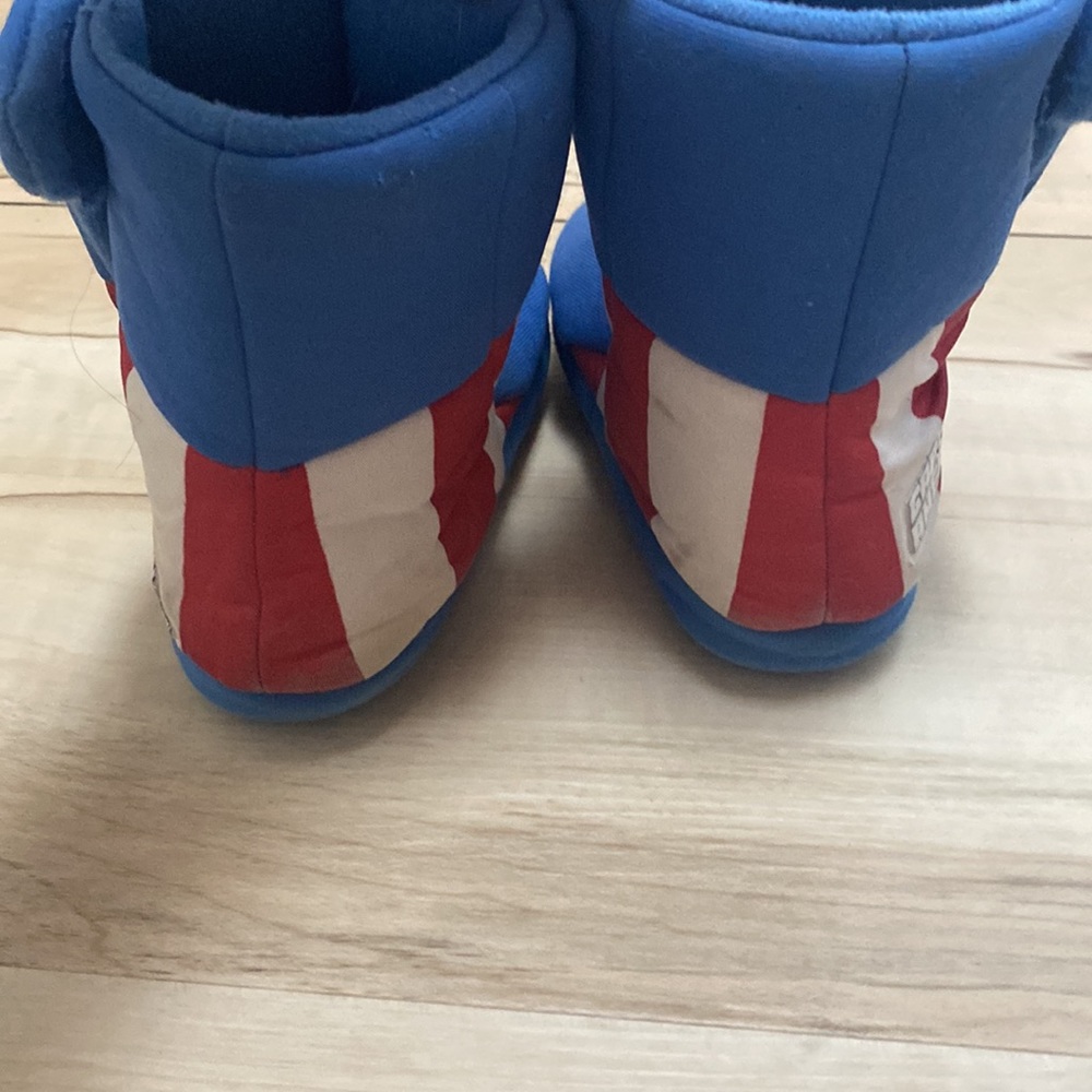 Marvel Captain America Boots Slippers Size M Boys. Size 7/8. - Picture 3 of 9